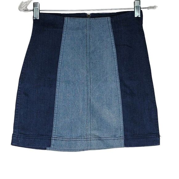 Urban Outfitters Colorblock Denim Mini Skirt Size 24 Blue Zip Back - Picture 1 of 7